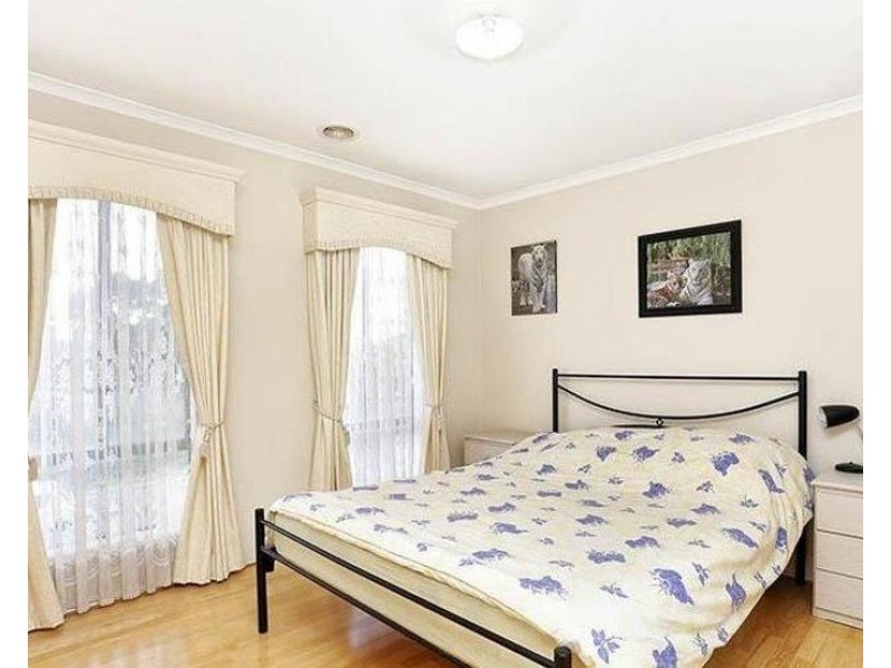 32 DURACK AVENUE, Lynbrook VIC 3975