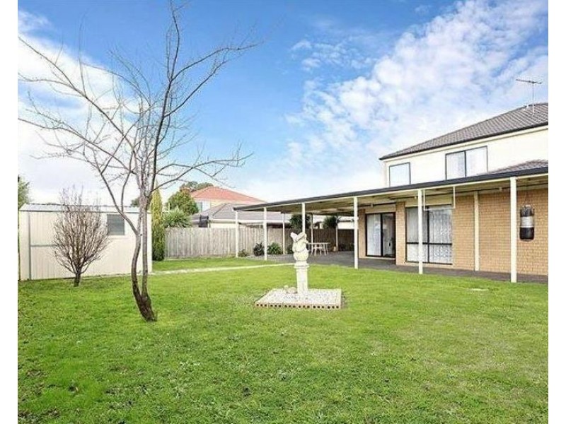 32 DURACK AVENUE, Lynbrook VIC 3975