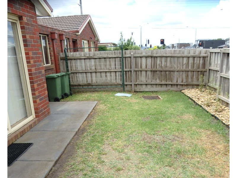 12/93 Frawley road, Hallam VIC 3803