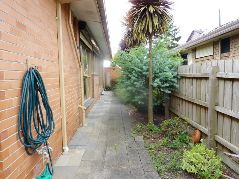 11 Regal Avenue, Hallam VIC 3803