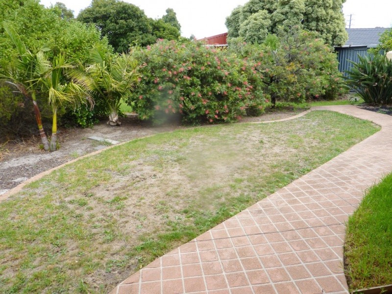 11 Regal Avenue, Hallam VIC 3803