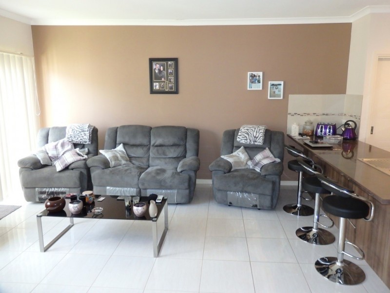 2/190 Princes Hwy, Hallam VIC 3803