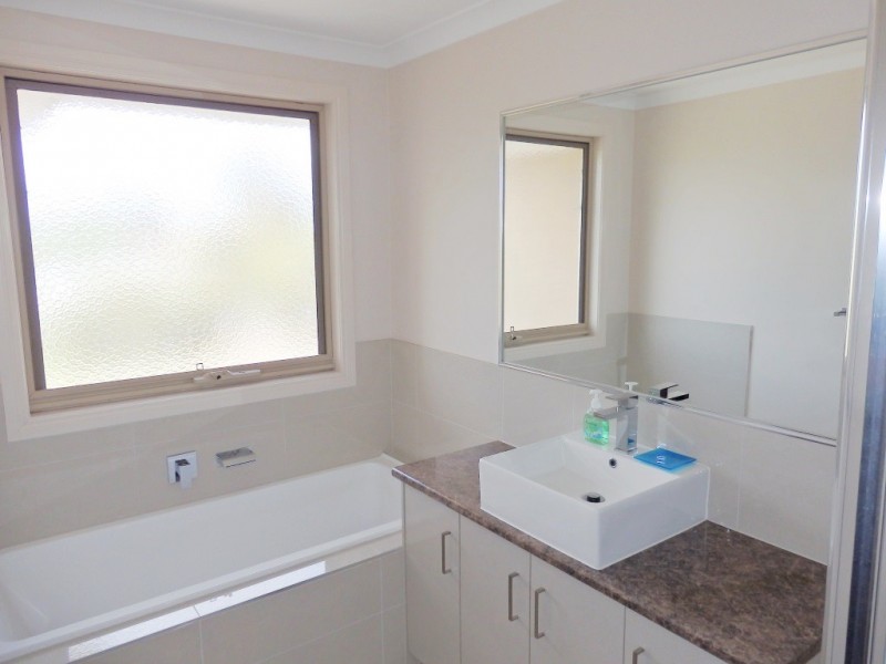 2/190 Princes Hwy, Hallam VIC 3803