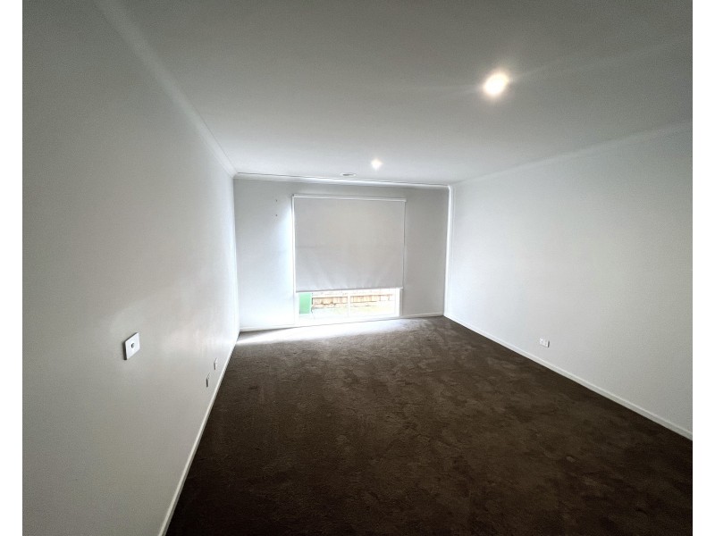 19 Heybridge street, Clyde VIC 3978