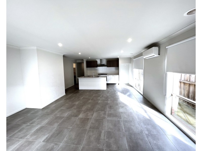 19 Heybridge street, Clyde VIC 3978