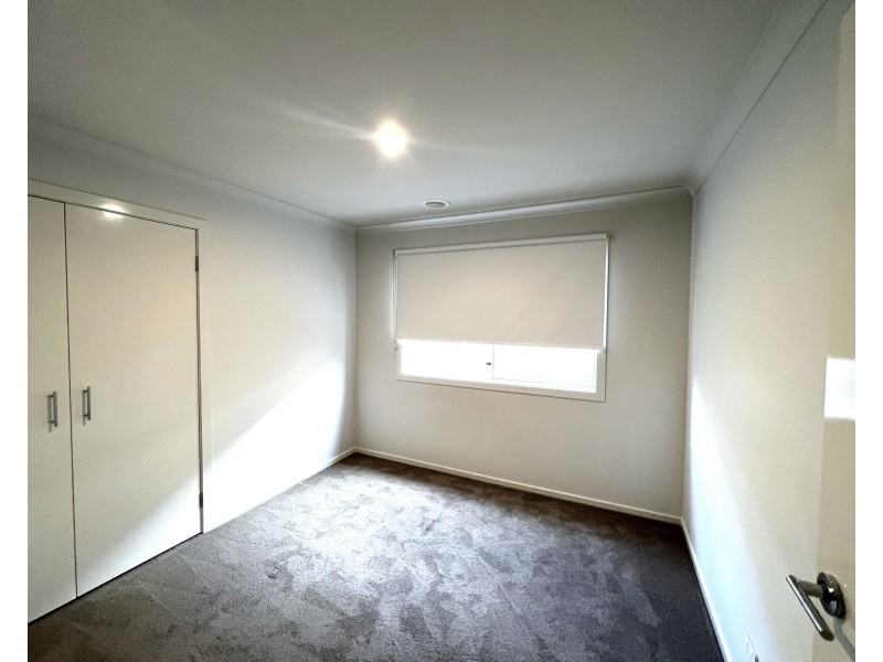 19 Heybridge street, Clyde VIC 3978