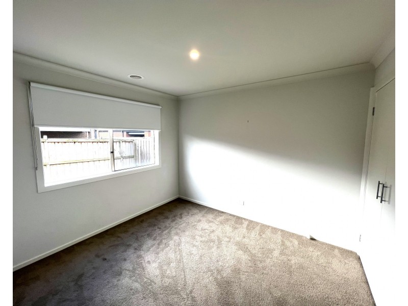 19 Heybridge street, Clyde VIC 3978