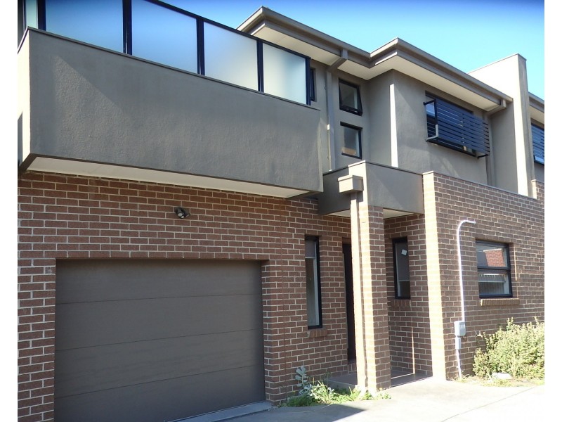 2/28 Burrows Avenue, Dandenong VIC 3175