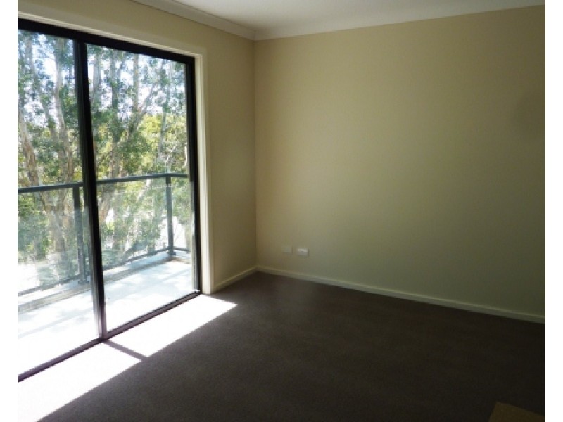 2/28 Burrows Avenue, Dandenong VIC 3175
