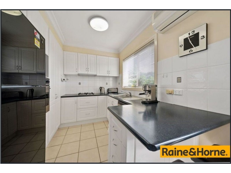 14/3 Young road, Hallam VIC 3803