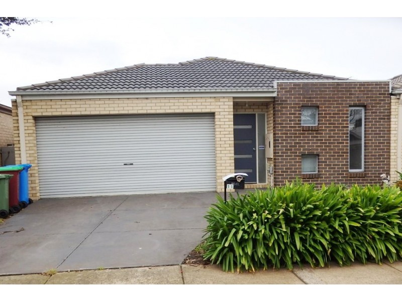 11 Phoenix, Cranbourne VIC 3977