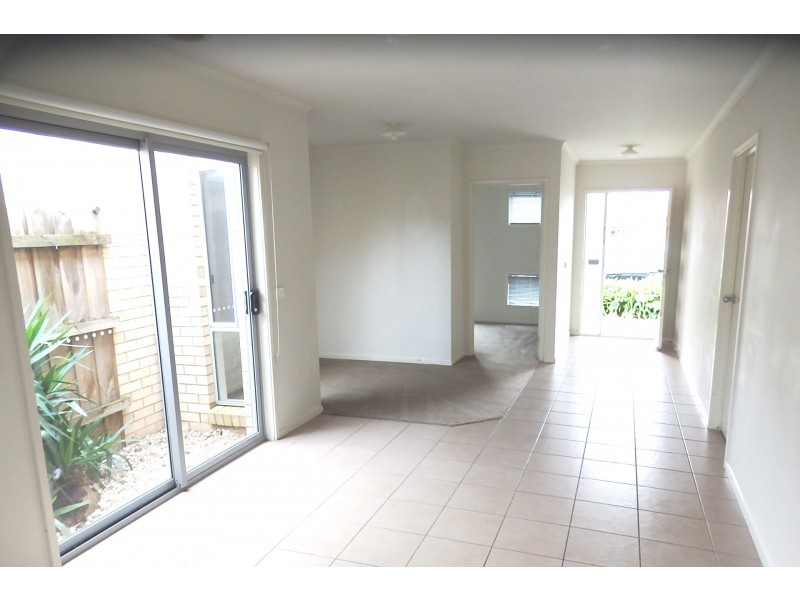 11 Phoenix, Cranbourne VIC 3977