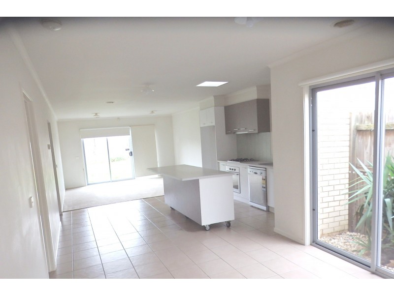 11 Phoenix, Cranbourne VIC 3977