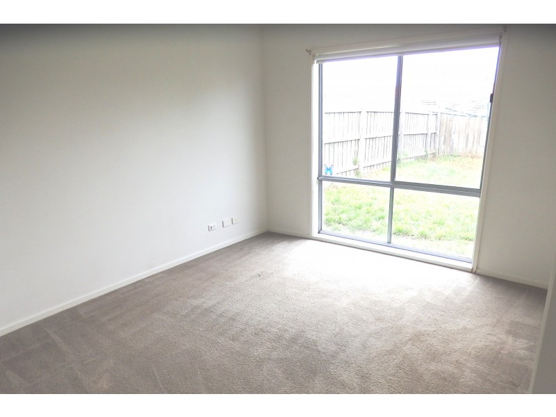 11 Phoenix, Cranbourne VIC 3977