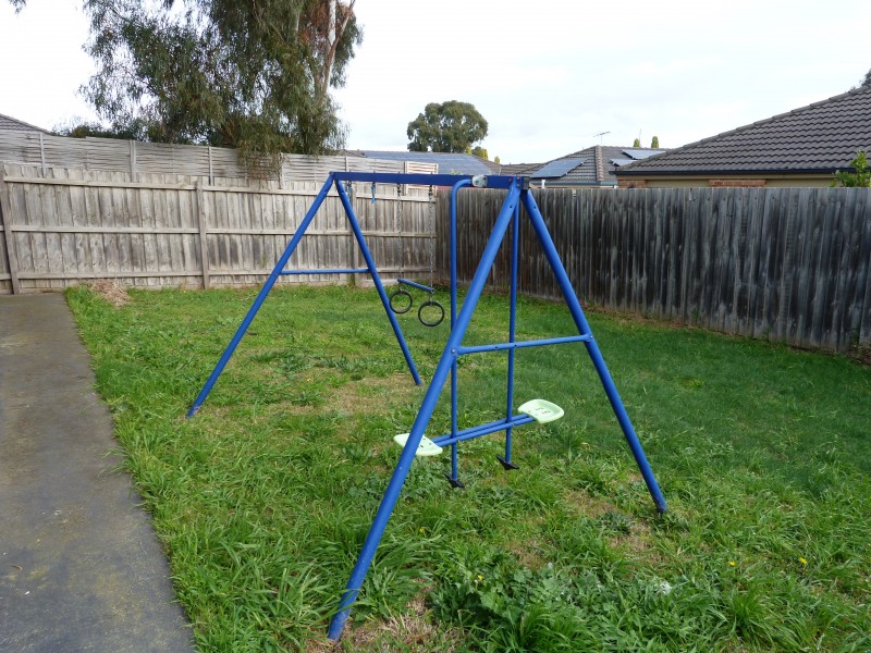 13 Rowcroft Avenue, Lynbrook VIC 3975