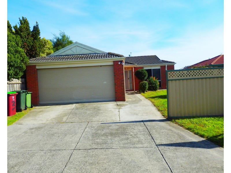 3 Greenmantle Close, Cranbourne West VIC 3977