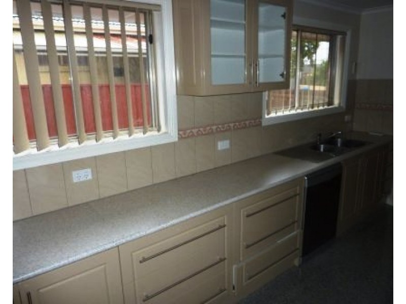 1/9 Allison Avenue, Eumemmerring VIC 3177