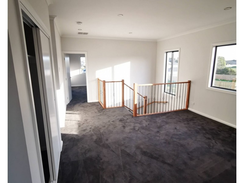 117 Peck Road, Officer VIC 3809