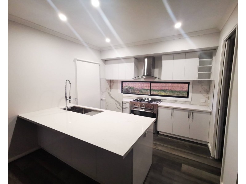 117 Peck Road, Officer VIC 3809