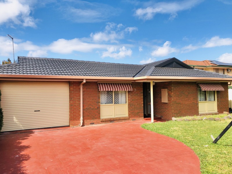 7 GEORGE CHUDLEIGH DRIVE, Hallam VIC 3803