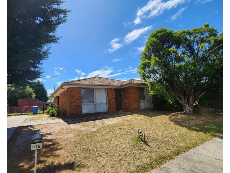115 Warana Drive, Hampton Park VIC 3976
