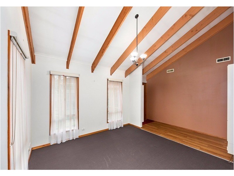 94 NETTLE DRIVE, Hallam VIC 3803