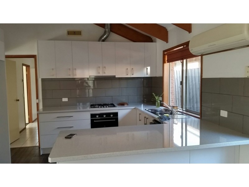 94 NETTLE DRIVE, Hallam VIC 3803