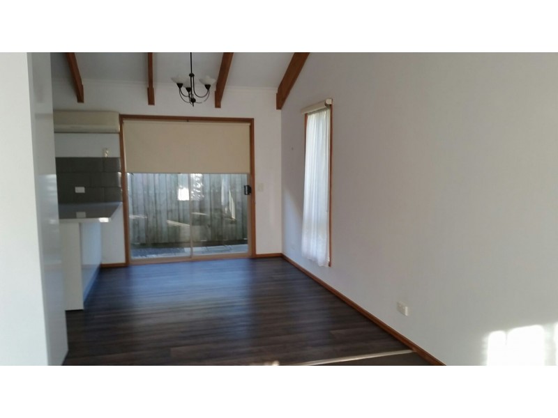 94 NETTLE DRIVE, Hallam VIC 3803