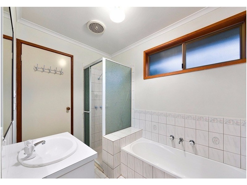 94 NETTLE DRIVE, Hallam VIC 3803