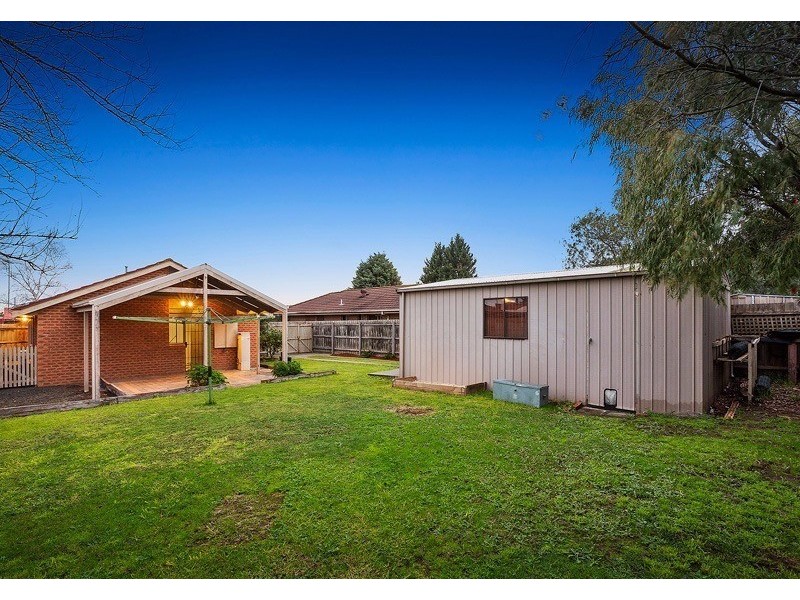 94 NETTLE DRIVE, Hallam VIC 3803