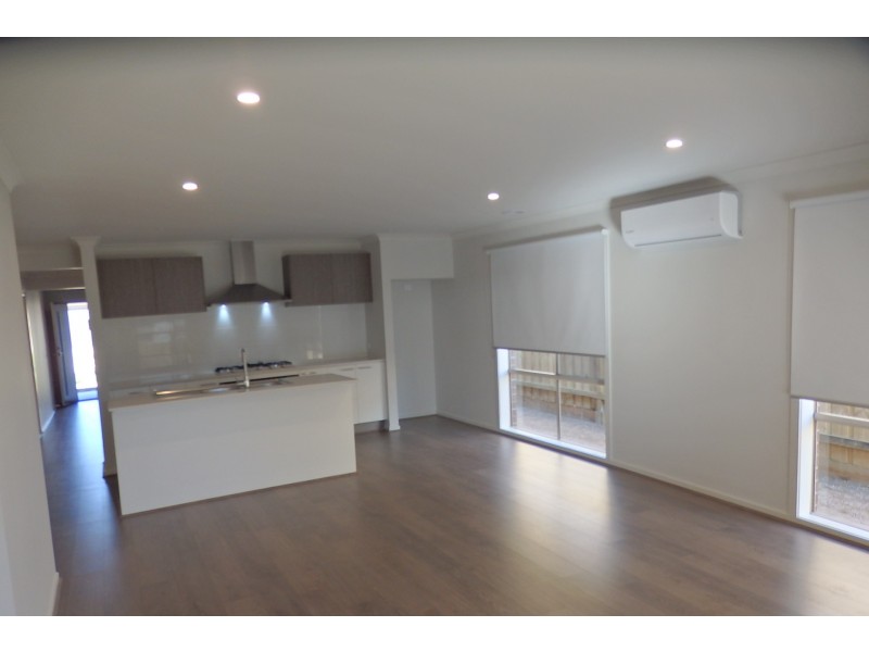 27 Heybridge Street, Clyde VIC 3978