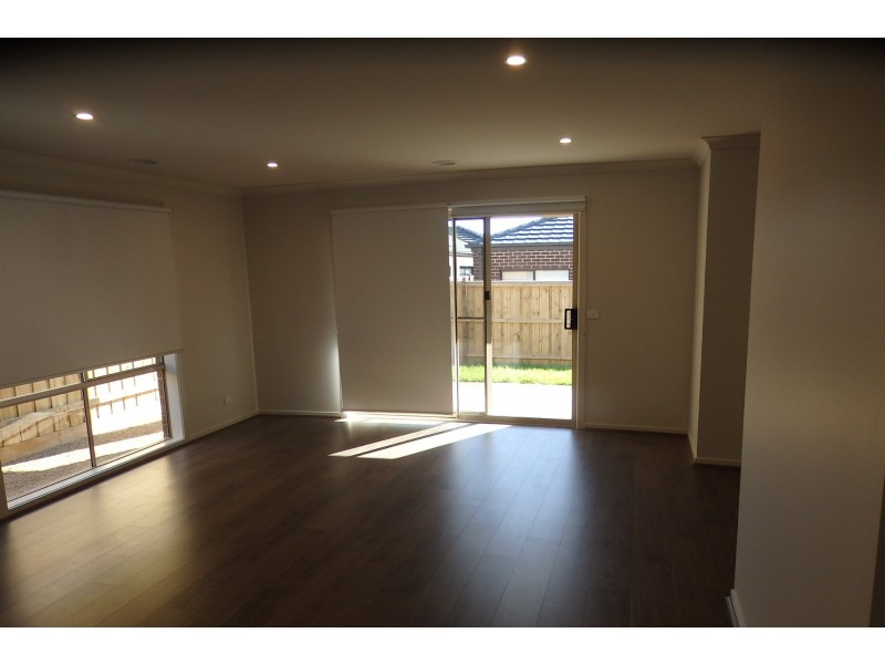 27 Heybridge Street, Clyde VIC 3978