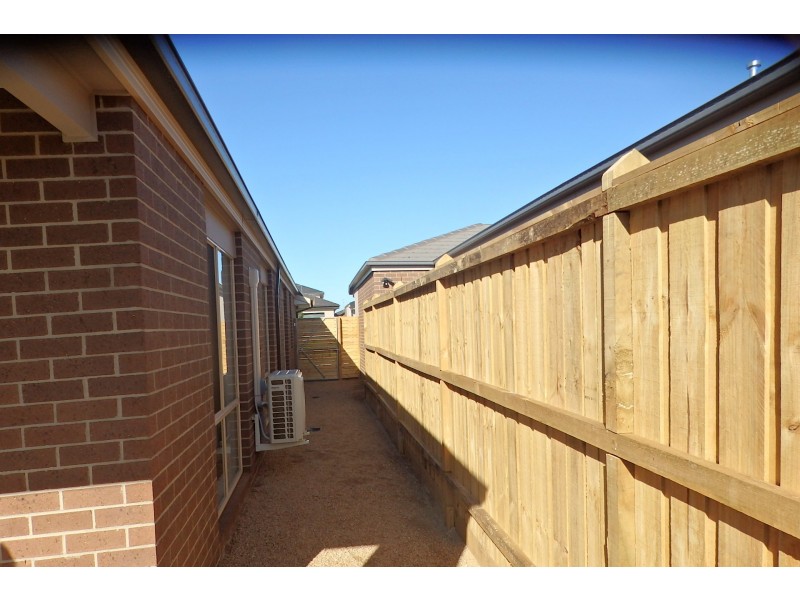 27 Heybridge Street, Clyde VIC 3978