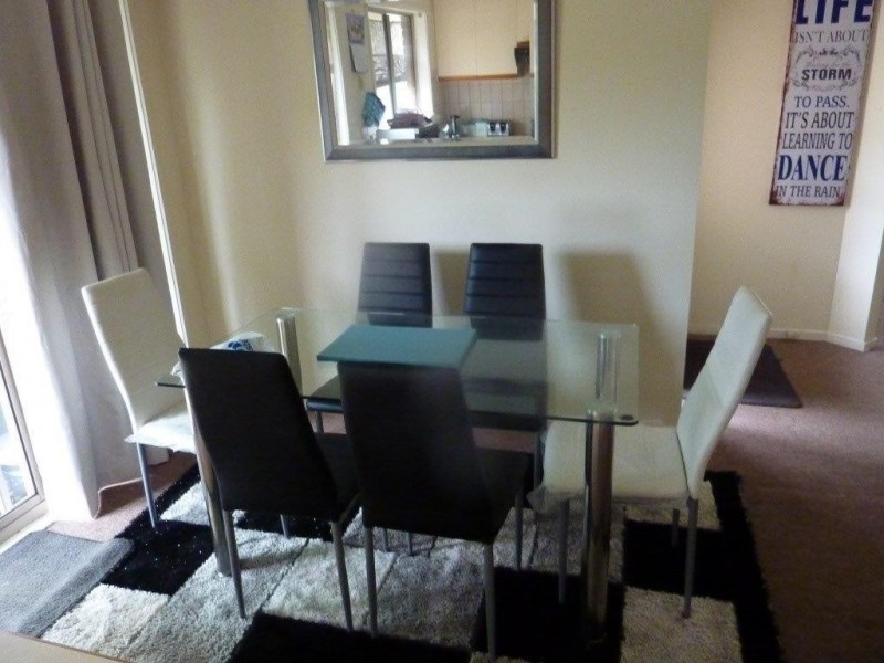 1/8 Mount View Avenue, Hallam VIC 3803