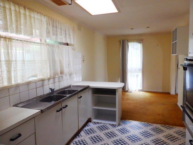 8 DONELLY, Hallam VIC 3803