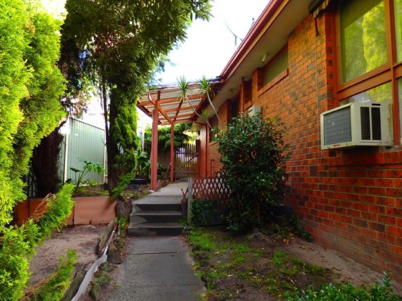 8 DONELLY, Hallam VIC 3803