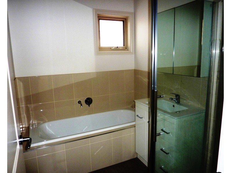 9B Allison Avenue, Eumemmerring VIC 3177