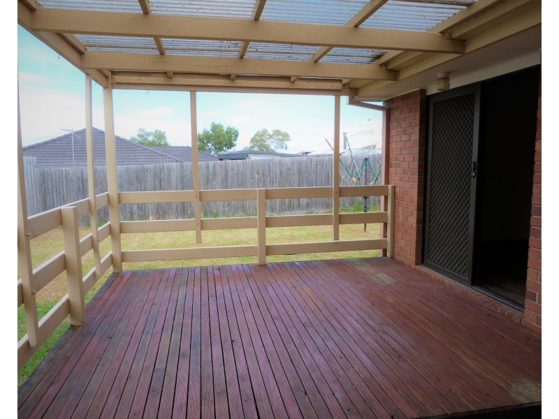 43 Leopold Crescent, Hampton Park VIC 3976