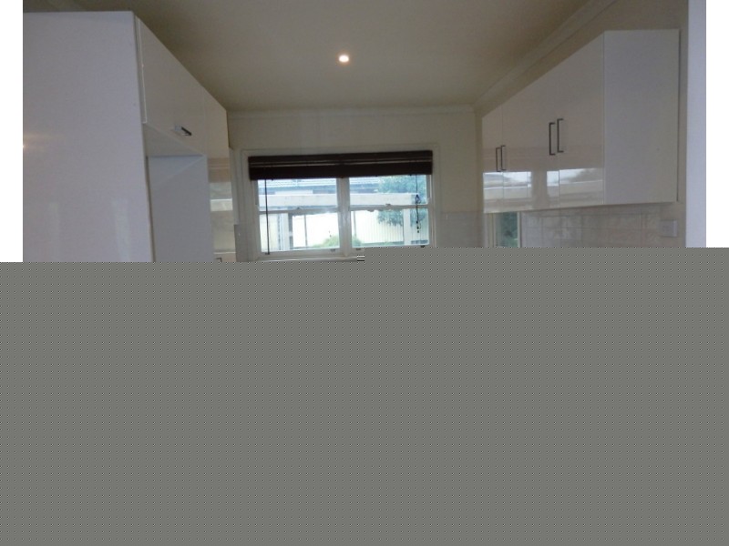 8 ALEXANDER STREET, Hallam VIC 3803