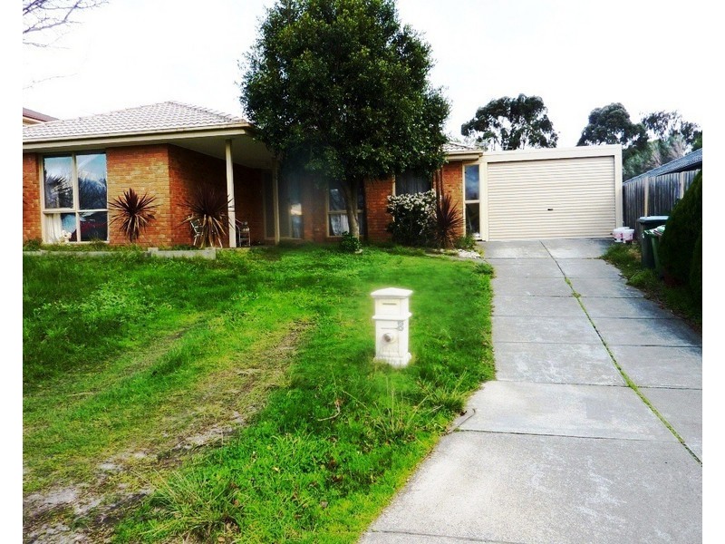 8 Pater Close, Narre Warren VIC 3805