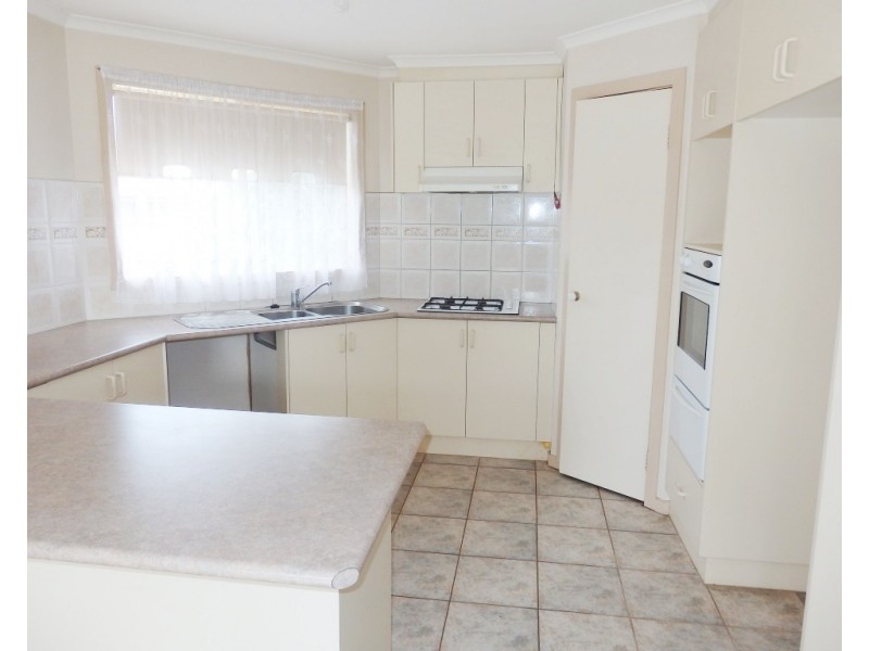 2/54 Ivan crescent, Hampton Park VIC 3976