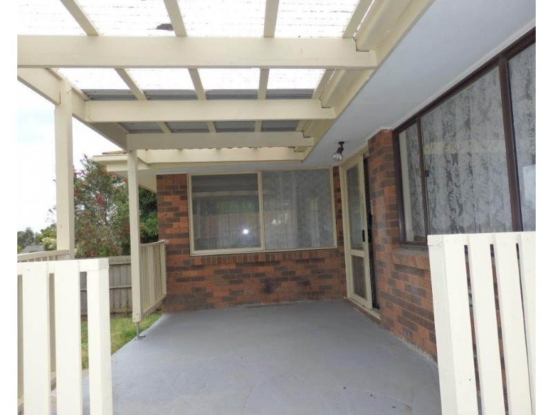 10 WILLOW DRIVE, Hampton Park VIC 3976
