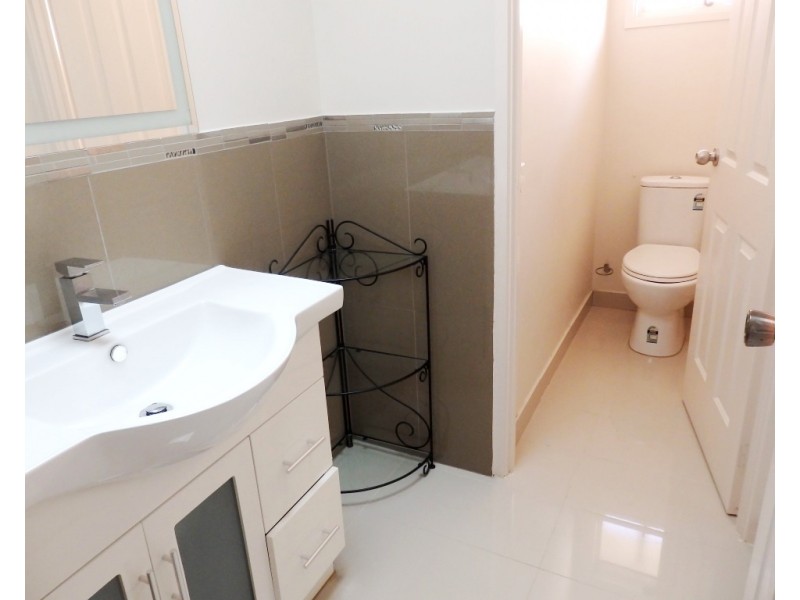 15 WEEDEN CRESCENT, Hallam VIC 3803