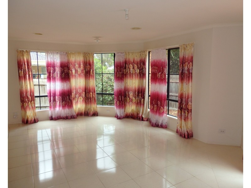 15 CILENTO CRESCENT, Lynbrook VIC 3975