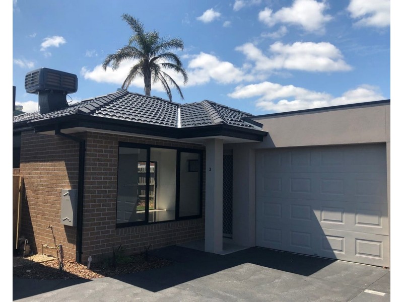 4/30-32 Parkland Avenue, Hampton Park VIC 3976