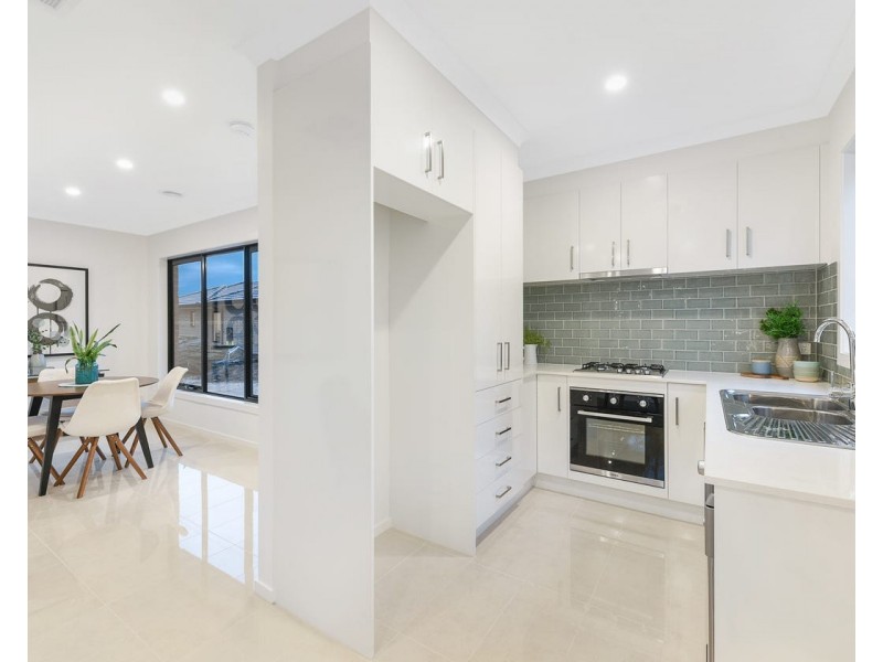 4/30-32 Parkland Avenue, Hampton Park VIC 3976