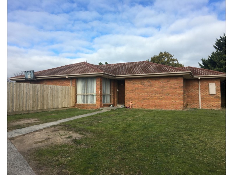 6 Robbins Way, Hampton Park VIC 3976