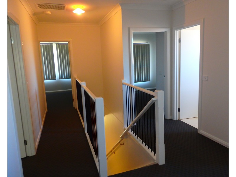 9/102 Windsor Street, Hallam VIC 3803