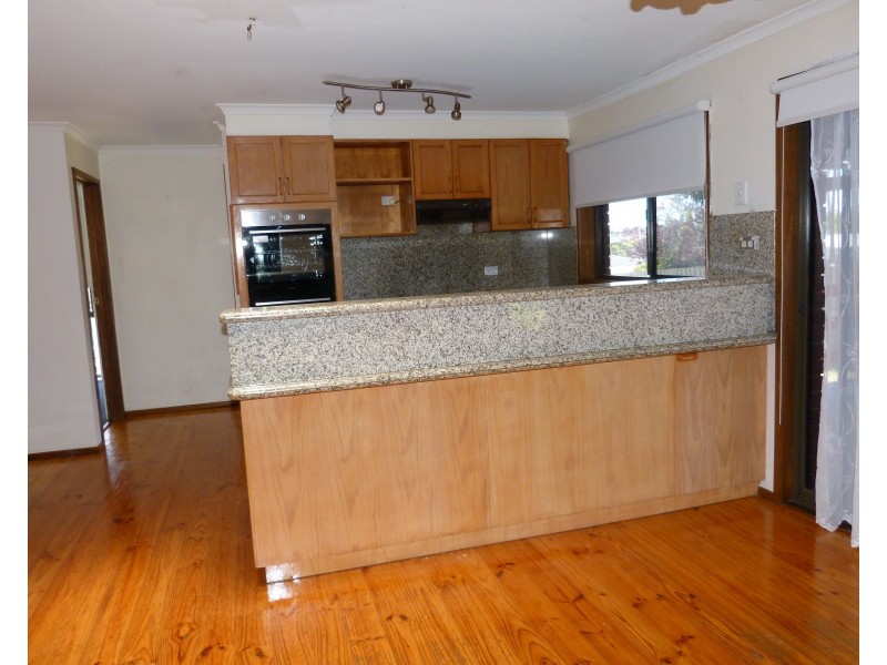 2 Tivoli Court, Eumemmerring VIC 3177