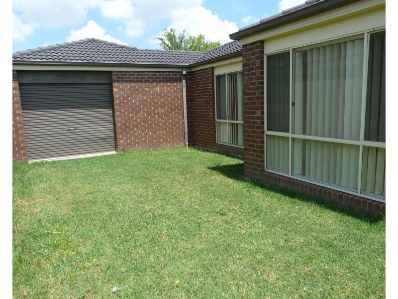 6 Orion Avenue, Cranbourne VIC 3977